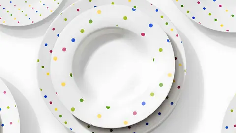 Vajilla 22 Piezas dise&ntilde;o puntos de colores de Benetton en Carrefour