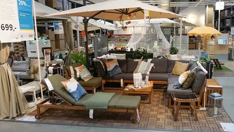 Interior de la zona de jard&iacute;n de IKEA
