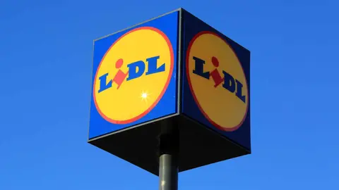Cartel de un supermercado de Lidl