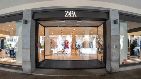 Entrada de tienda de la firma ZARA