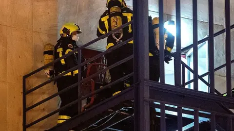 Bomberos durante una intervenci&oacute;n