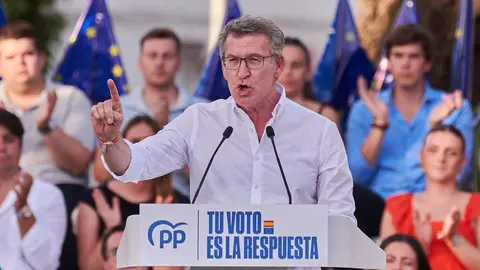 Alberto N&uacute;&ntilde;ez Feij&oacute;o en un mitin del PP en Sevilla | Salvador L&oacute;pez Medina para El MIRA