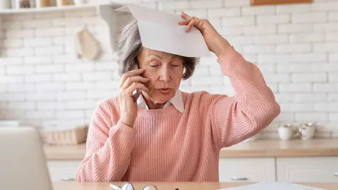 Una ama de casa preocupada por el estado de su pensi&oacute;n de jubilaci&oacute;n