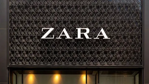 Entrada frontal de la tienda de Zara en Manhattan, Nueva York