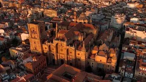 Imagen a&eacute;rea del centro de Granada