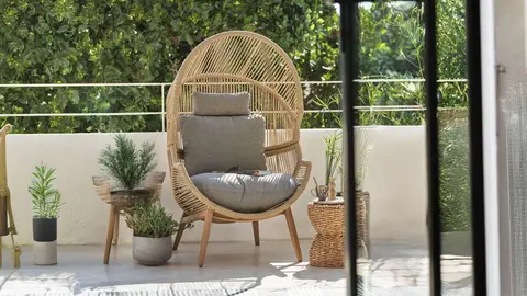 Sill&oacute;n de exterior HALVREBENE natural de JYSK