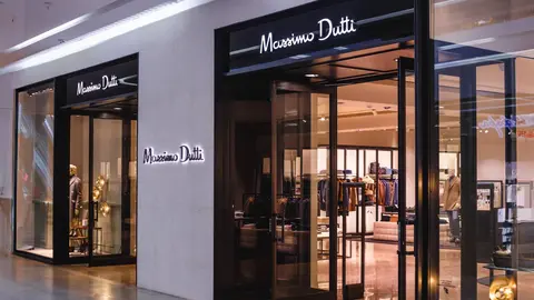 Tienda de la firma de moda exclusiva Massimo Dutti