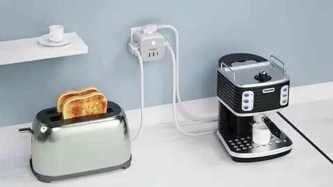 Enchufe 6 en 1 TESSAN en Amazon