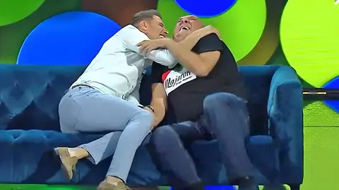 Joaqu&iacute;n y el Comandante Lara durante una batalla de chistes