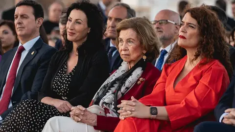 La Reina Sof&iacute;a, junto a la alcaldesa de Almer&iacute;a Mar&iacute;a del Mar V&aacute;zquez