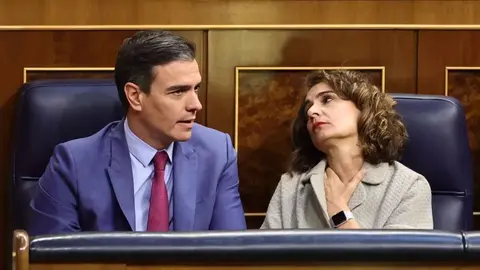 Pedro S&aacute;nchez, junto a Mar&iacute;a Jes&uacute;s Montero