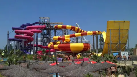  Descubre los mejores parques acu&aacute;ticos en Sevilla para un verano inolvidable 