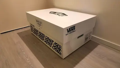 Caja de sneakers de Vans