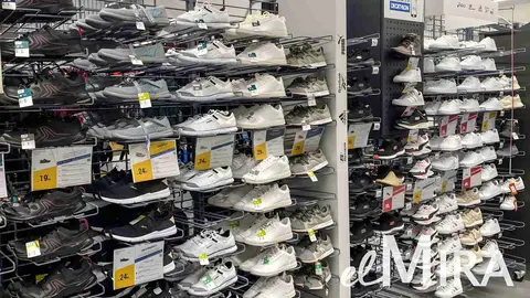 Secci&oacute;n de calzado de Decathlon