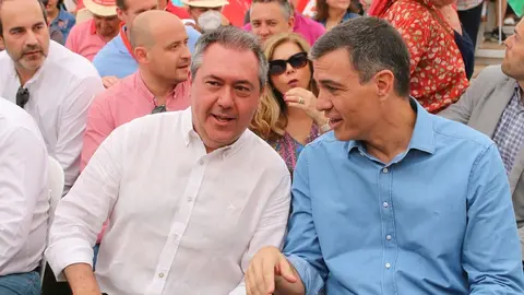 Pedro S&aacute;nchez, junto al l&iacute;der de los socialistas andaluces Juan Espadas