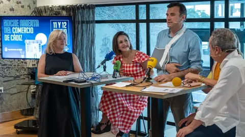 El alcalde de C&aacute;diz, Bruno Garc&iacute;a, ha presidido la presentaci&oacute;n de La Noche Abierta del Comercio