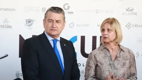 Antonio Sanz, junto a Mar&iacute;a Jos&eacute; Garc&iacute;a Pelayo, alcaldesa de Jerez