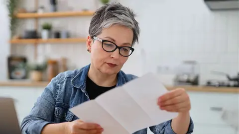 Una ama de casa preocupada por el estado de su pensi&oacute;n