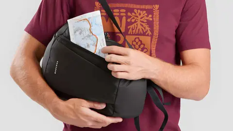 Mochila de monta&ntilde;a y senderismo 10L QUECHUA NH50 de Decathlon