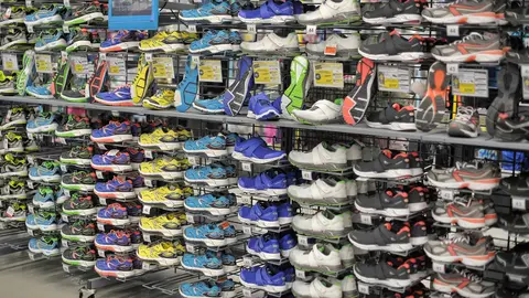 Secci&oacute;n de zapatillas en Decathlon