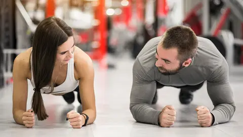 Andaluc&iacute;a busca monitores en centros deportivos