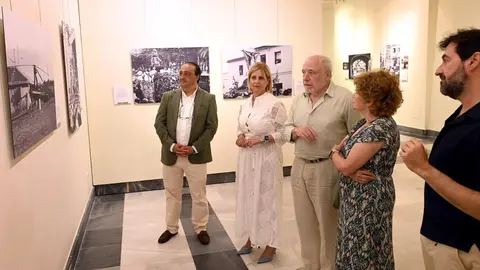 Mar&iacute;a Jos&eacute; Garc&iacute;a-Pelayo visit&oacute; la exposici&oacute;n