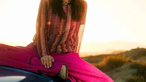 Pantal&oacute;n efecto arrugado de Cortefiel