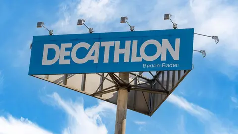 Cartel en una tienda Decathlon