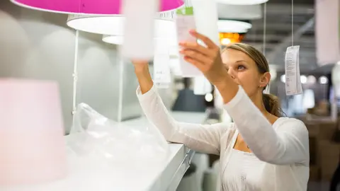 Esta l&aacute;mpara de dise&ntilde;o por menos de 60 euros es la gran sensaci&oacute;n de Ikea este verano