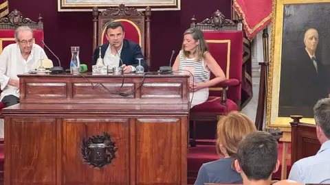El alcalde Bruno Garc&iacute;a ha presidido el acto y ha ensalzado la figura de Benot | Cristo Garc&iacute;a