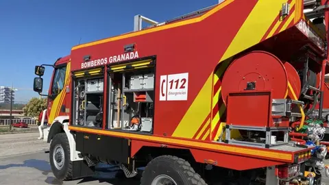 Bomberos de Granada intervienen en un incendio