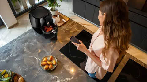 Cocinando con freidora de aire sin necesidad de aceite