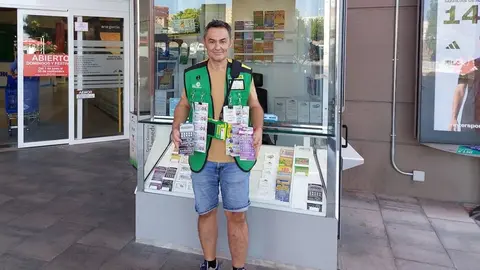 Sergio Higueras, el afortunado vendedor de la ONCE en M&aacute;laga