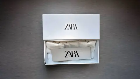 Caja de gafas de sol de la firma Zara