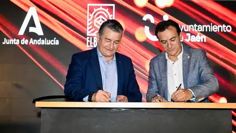 Antonio Sanz, junto al alcalde de Ja&eacute;n Agust&iacute;n Gonz&aacute;lez
