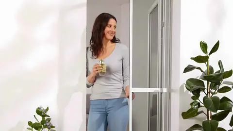 Mosquitera magn&eacute;tica contra el sol y los insectos de Lidl