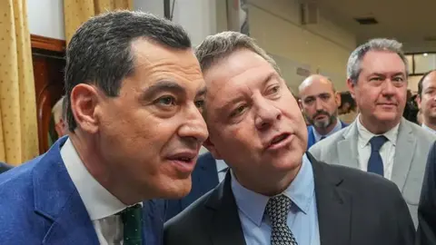 Juanma Moreno, junto a Emiliano Garc&iacute;a-Page