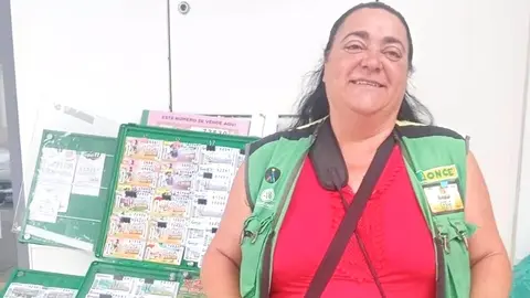 Susana P&eacute;rez, vendedora de la ONCE en Barbate