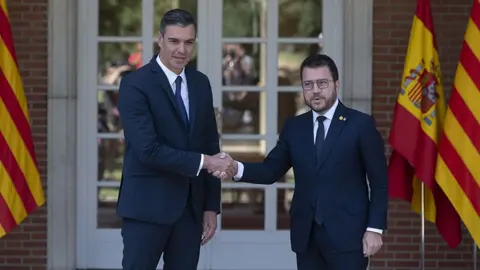 Pedro S&aacute;nchez, en una imagen de archivo con Pere Aragon&eacute;s