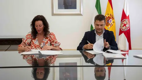 Mar&iacute;a del Mar V&aacute;zquez, junto a Juan Antonio Manrique