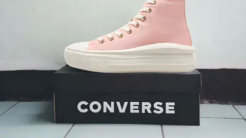 Converse se pasa el juego y rebaja sus zapatillas con plataforma m&aacute;s vendidas