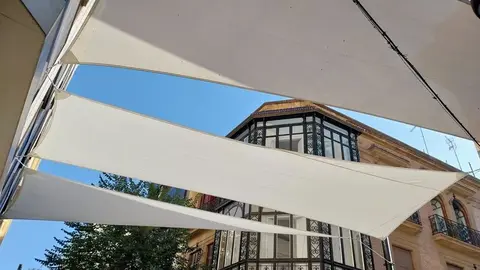 Instalaci&oacute;n de toldos en el centro de Almer&iacute;a