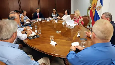 Reuni&oacute;n de Mar&iacute;a Jos&eacute; Garc&iacute;a-Pelayo con representantes del Parque Empresarial