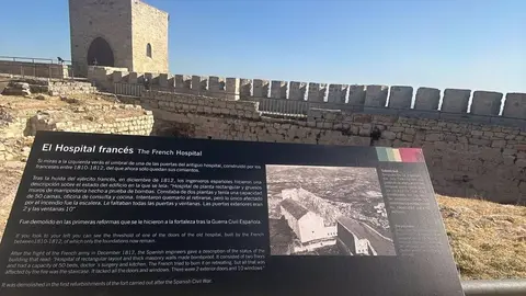 Paneles exteriores del castillo de Santa Catalina en Ja&eacute;n