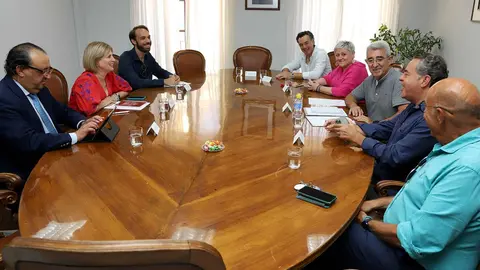 Reuni&oacute;n de Mar&iacute;a Jos&eacute; Garc&iacute;a-Pelayo con Asociaci&oacute;n 'Por la Cultura, Por el Villamarta, por Jerez'