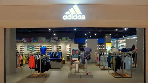 Tienda firma Adidas