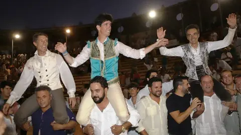 Los tres a hombros I Eva Morales