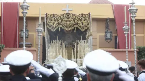 Paso de palio de Mar&iacute;a Sant&iacute;sima del Rosario de Sevilla