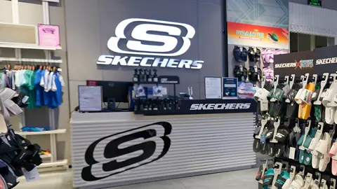 Caja de tienda de Skechers