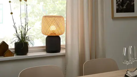 L&aacute;mpara altavoz wifi pantalla bamb&uacute; Symfonisk